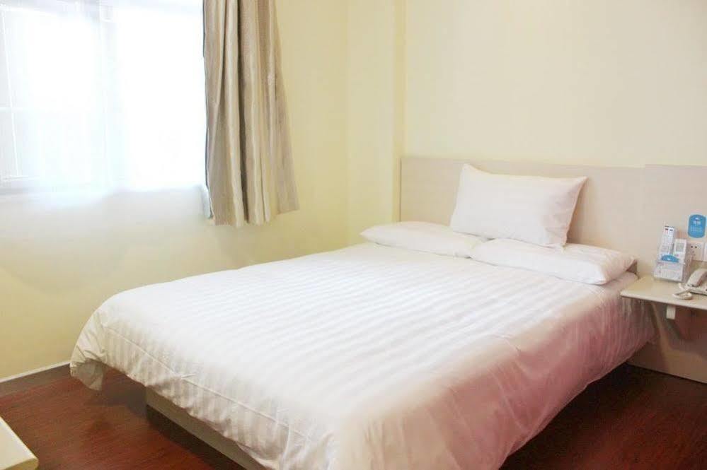 Hanting Hotel Yibin Zhongshan Street Eksteriør bilde
