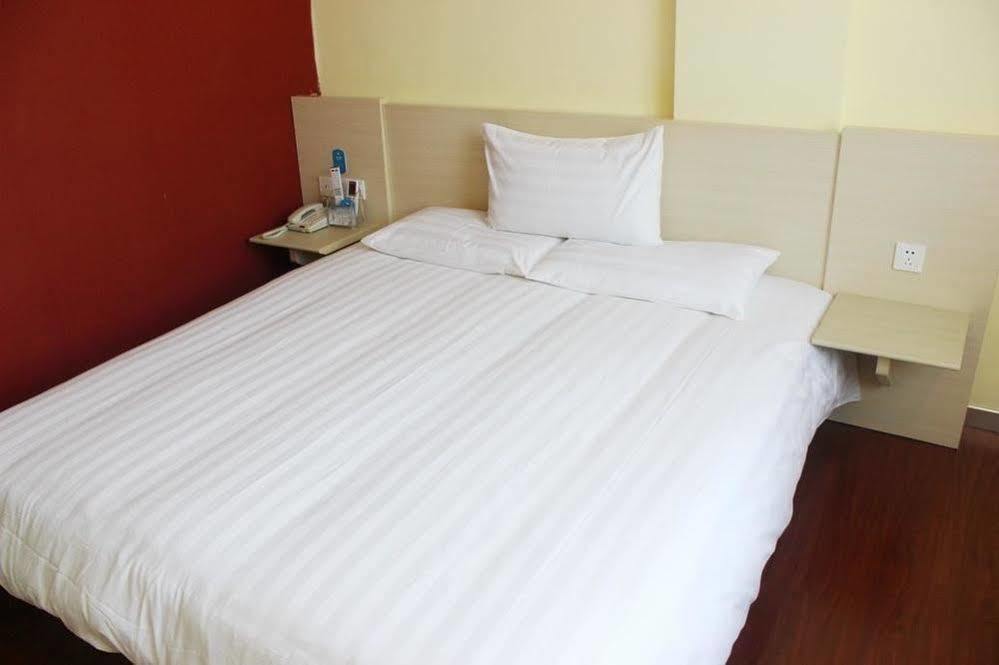 Hanting Hotel Yibin Zhongshan Street Eksteriør bilde