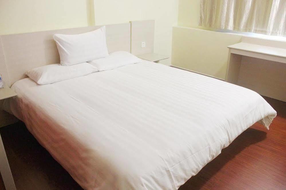 Hanting Hotel Yibin Zhongshan Street Eksteriør bilde